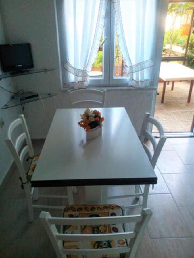 App Anita Apartment Premantura Exterior photo